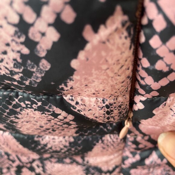 Down Filling Pink Snake Print Puffer Vest Bobeau M Lightweight Packable Travel - Picture 3 of 3